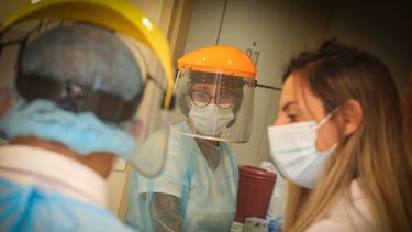 COVID-19 en Uruguay: 8 fallecimientos y 85 pacientes en CTI