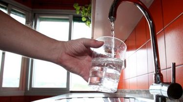 Especialistas advierten sobre la sal en el agua