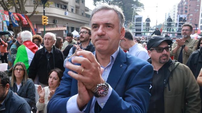 Yamandú Orsi se anotó alguna cosa de los planteos realizados en el acto del PIT-CNT