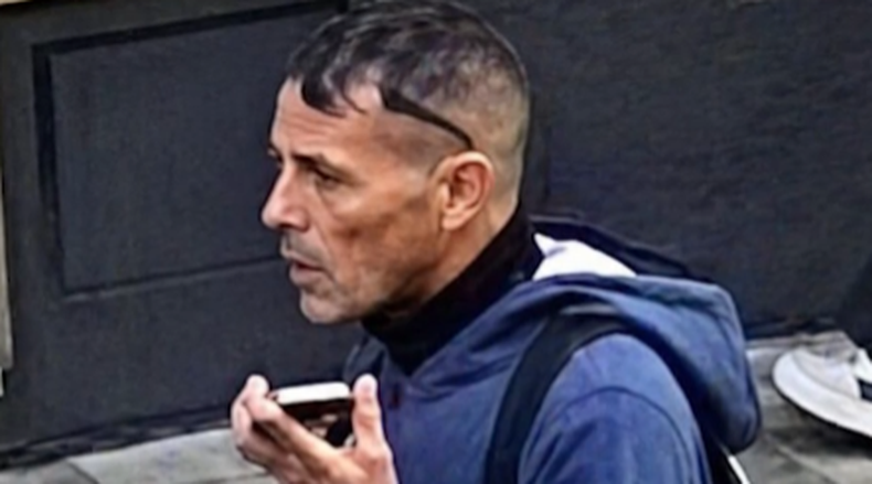 La Policía busca a un hombre investigado por acosar y fotografiar a adolescentes en la zona del Prado