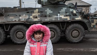 Miedo y aislamiento: la vida de niños en el frente ucraniano
