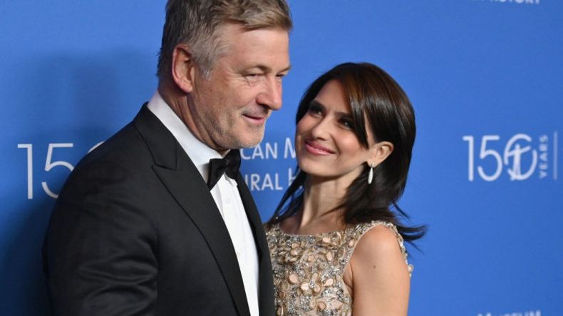 Mi corazón está con Halyna, escribió la esposa del actor Alec Baldwin