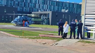 Helicóptero de la Armada trasladó a tripulante uruguayo de un barco que sufrió un fuerte golpe en el pecho