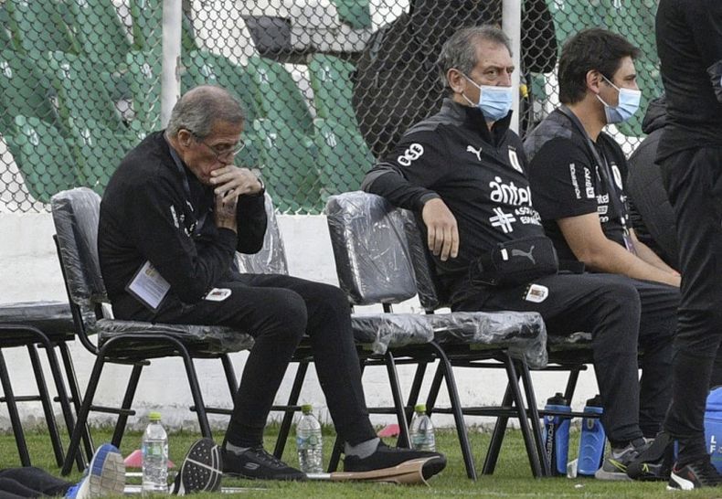 Tabárez tras la goleada sufrida en La Paz: No considero irme tirando la toalla