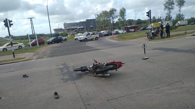 Tránsito congestionado hacia Montevideo en cruce de rutas 8 y 102