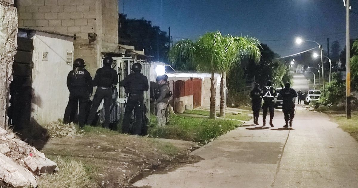 Tiroteo en La Cruz de Carrasco: delincuentes balearon a un grupo de policías que resultaron ilesos
