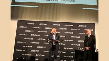 la revista latinfinance premio a uruguay: aqui el por que