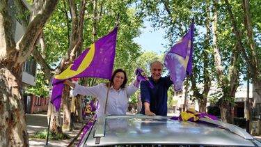 Fórmula del Partido Indpendiente recorrió Montevideo en caravana.