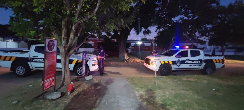 Rapiña a almacén en Nuevo París: el delincuente amenazó a los presentes, golpeó al comerciante y disparó