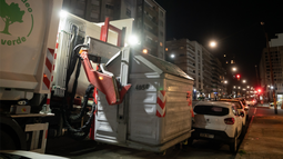 La reubicación de contenedores en los barrios Punta Carretas, Pocitos y Villa Dolores.