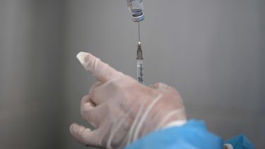 El plan del Ministerio de Salud Pública para pasar de Sinovac a Pfizer