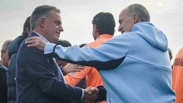 El presidente Yamandú Orsi visitó el Complejo Celeste y estuvo con jugadores y cuerpo técnico El presidente Yamandú Orsi visitó el Complejo Celeste y estuvo con jugadores y cuerpo técnico