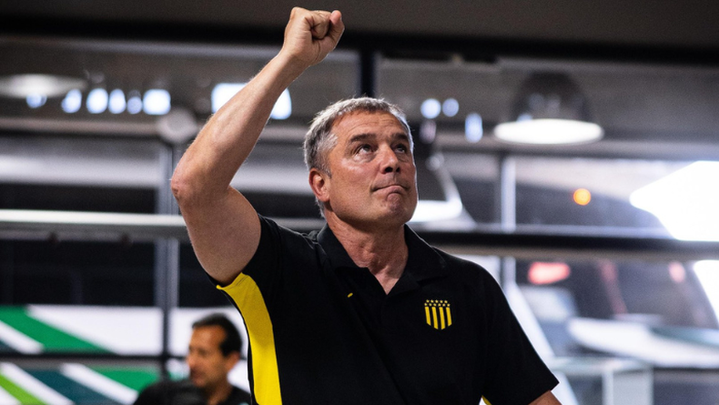 Conferencia de Diego Aguirre: "Cometimos errores caros, pero el empate deja todo abierto para el domingo"