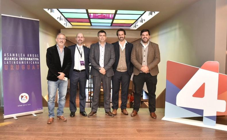 Ignacio Mazza, Gonzalo Terra, Javier Olivera, Mariano Mosca y Fabián Martínez, en el lanzamiento de la Asamblea Anual de la Alianza Informativa de Noticias.  
