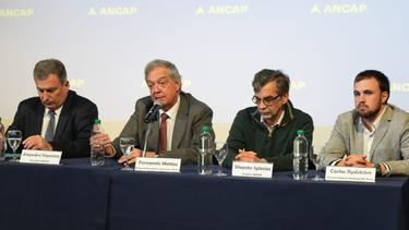 El Ministerio de Ganadería y Ancap firmaron un acuerdo para la entrega de forraje a productores rurales.