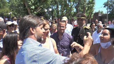 Mujer increpó a Lacalle Pou por la reforma educativa