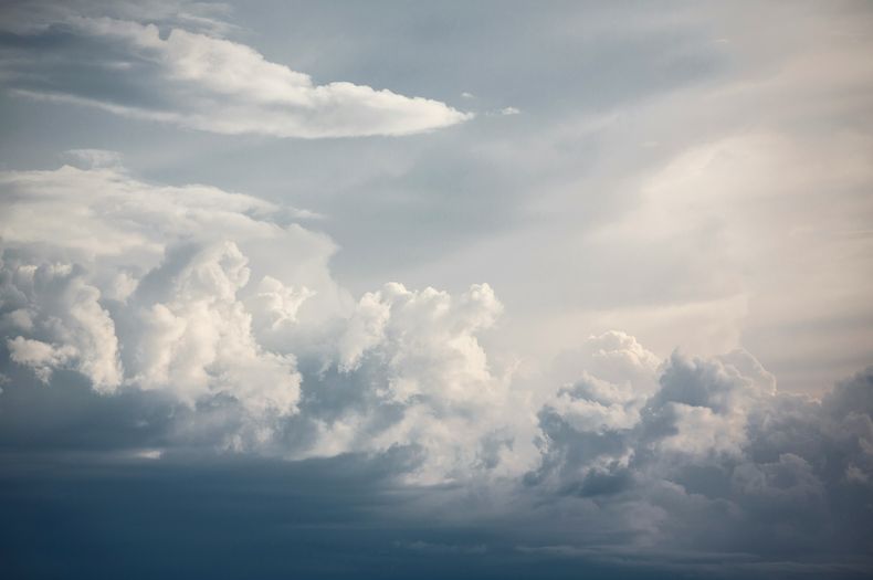 Algo nuboso y cubierto con posibles precipitaciones en la noche: así estará el tiempo según Inumet