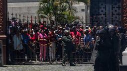 Oposición acusa a Maduro de ataque al Parlamento