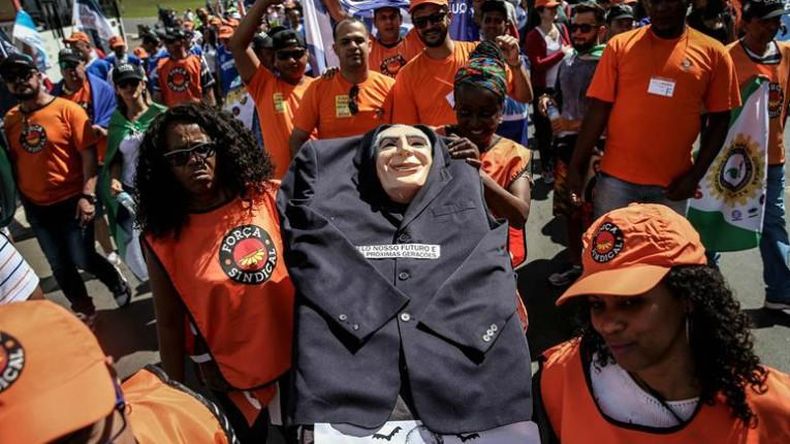Miles de brasileños se movilizan para exigir la renuncia de Temer
