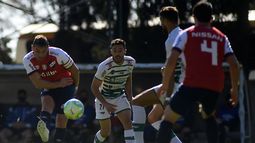 Gonzalo Bergessio en acción con la camiseta de Nacional.