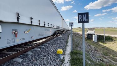 El tren de UPM chocó un camión que cruzó la vía del Ferrocarril Central sin percibir señales de su paso