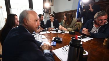 Javier Garía y Armando Castaingdebat calificaron de grave y lamentaron rescisión de contrato con Cardama