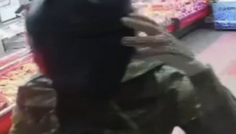 Misma ropa y misma modalidad: delincuente armado volvió a asaltar en Peñarol y le atribuyen cinco rapiñas