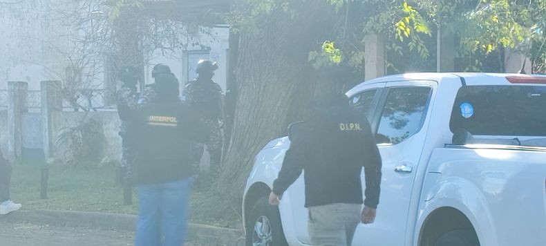 Operativo policial en Ituzaingó para detener a un hombre requerido por Interpol por delitos sexuales