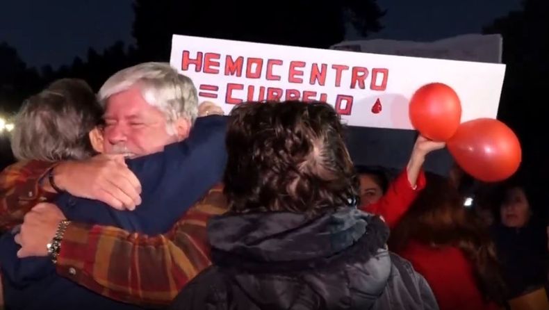 Vecinos de Maldonado se manifestaron por la salida de Jorge Curbelo del Hemocentro: "Es una falta de respeto"