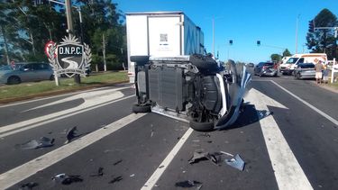 Choque múltiple en la ruta Interbalnearia dejó a dos personas lesionadas