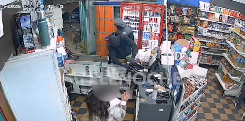 Rapiña en supermercado de Shangrilá: delincuentes armados golpearon a un cliente y robaron la recaudación