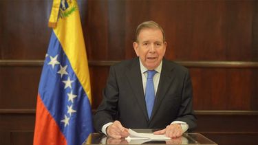 Edmundo González Urrutia dijo que Maduro se autocoronó dictador y fue saludado por Álvaro Delgado