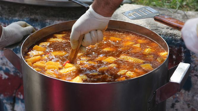 FFAA iniciarán distribución de alimentos a ollas