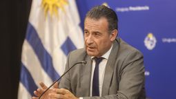 Daniel Salinas deja de ser ministro de Salud Pública.