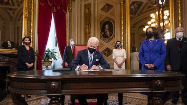 Biden asumió como 46° presidente de EEUU y promete un nuevo día