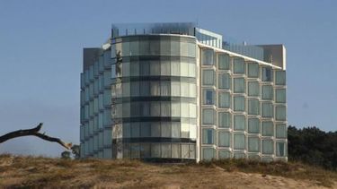 Un fuerte incendio arrasó la azotea de The Grand Hotel