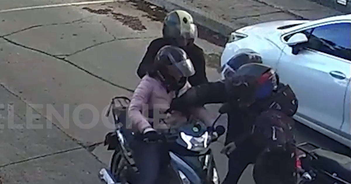 Detuvieron a dos personas que integrarían una banda que rapiñaba motos en Peñarol, La Paz y Las Piedras