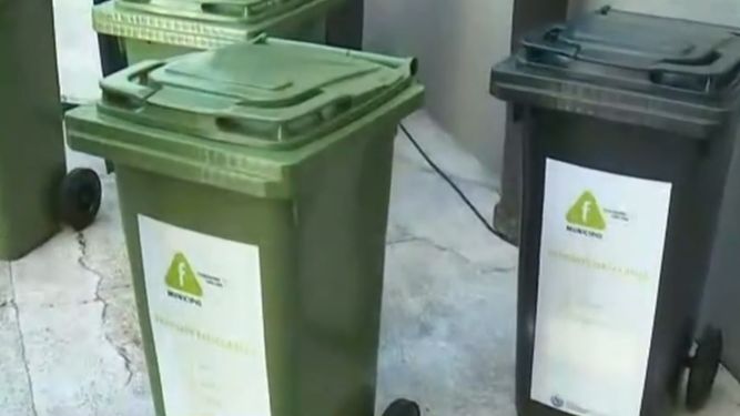 Municipio F dona contenedores a escuelas públicas de tiempo completo