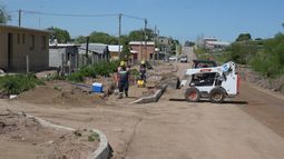 Ministerio de Vivienda trabaja en el barrio Cotravi y se está realizando el asfaltado en la zona