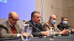 Autoridades de gobierno lanzaron el programa Familias Fuertes.