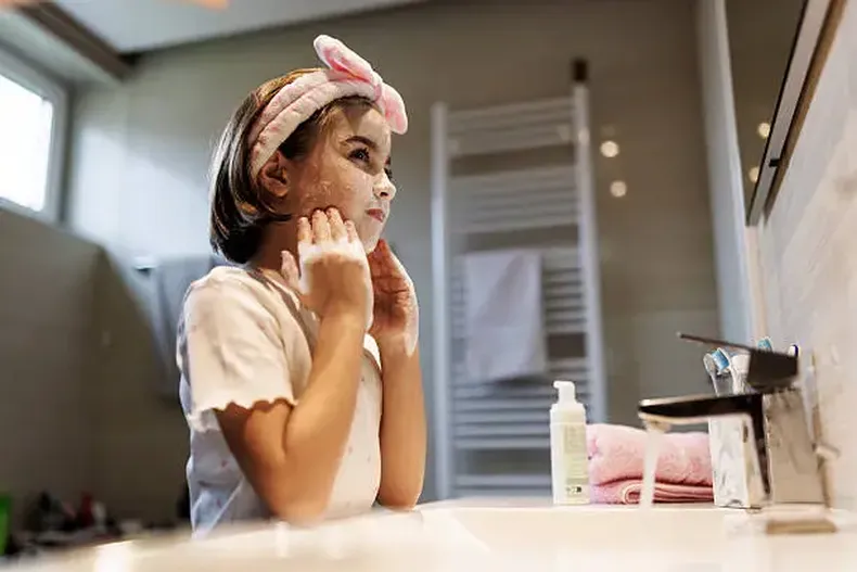 La piel perfecta: alertan por el uso excesivo de cosméticos en niñas y adolescentes