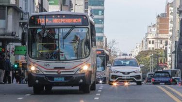 Empresas de transporte reparten tapabocas a los usuarios