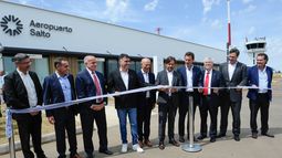 Cruce entre Lacalle Pou y Andrés Lima en aeropuerto de Salto | Presidencia