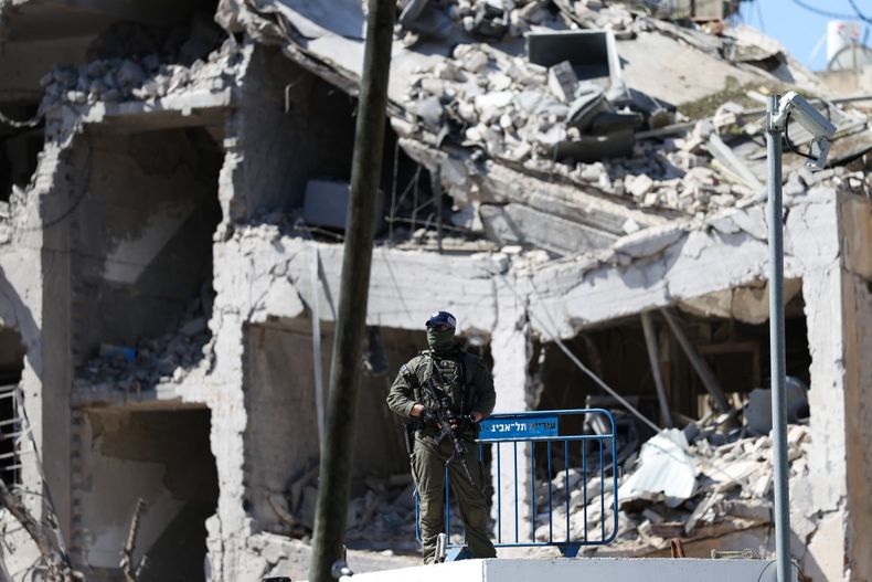 Suben a nueve los muertos por misiles iraníes en el centro de Israel