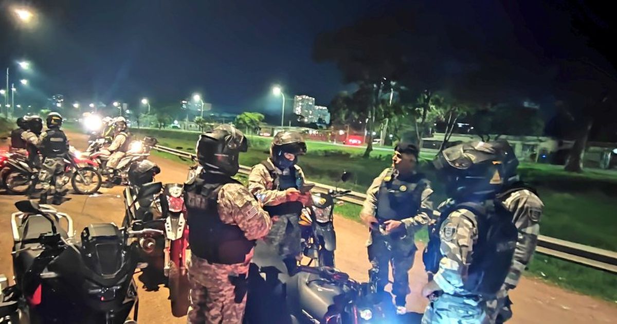 Persecución policial en Malvín Norte terminó con un efectivo herido, dos detenidos y una moto incautada