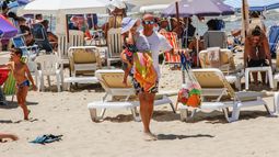 Edil propone regular el servicio de sombrillas y reposeras que dan hoteles y edificios en playas de Maldonado