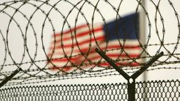 Donald Trump pidió que la prisión militar de Guantánamo esté lista para albergar a 30.000 migrantes ilegales