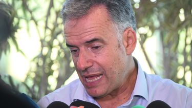 Yamandú Orsi no pone adjetivos al balance de Ancap y dijo que se estudia cómo fijar precios de combustibles