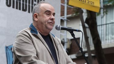 López abrió el acto del PIT-CNT con críticas al gobierno y un llamado a proteger la soberanía