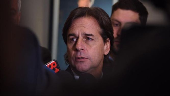 ¿Qué le escribió el presidente Lacalle Pou a Luis Suárez tras conocer de su regreso?